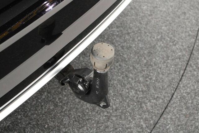 Audi A4 Avant 35 TDI 163pk Launch edition Business Trekhaak Keyless Virtual Cockpit Navigatie