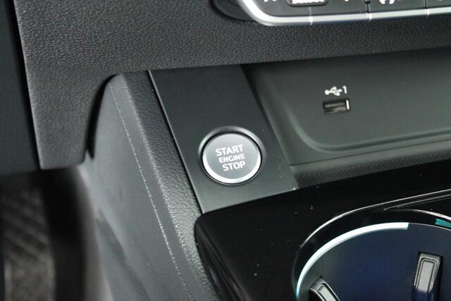 Audi A4 Avant 35 TDI 163pk Launch edition Business Trekhaak Keyless Virtual Cockpit Navigatie