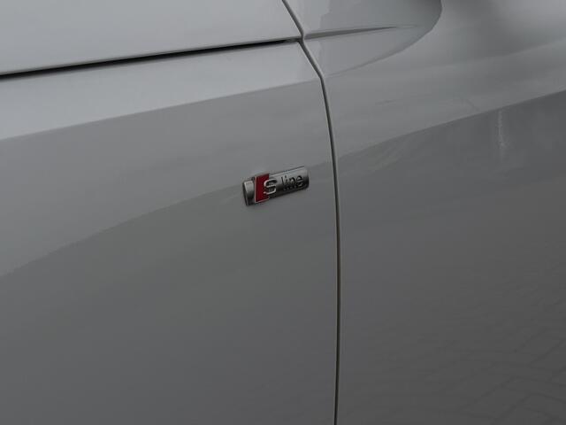 Audi A4 Avant 45 TFSI quattro S-Line 266PK | Matrix Led | ACC | Elek. Trekhaak | Sfeerverlichting | Stoelverwarming