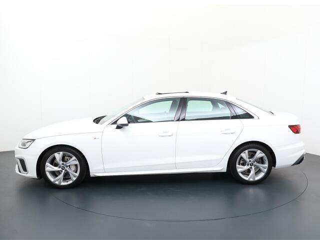 Audi A4 Limousine 40 TFSI S edition | 204 PK | Volledig digitaal instrumentenpaneel | Schuif / kanteldak | Achteruitrijcamera | LED verlichting | Lichtmetalen velgen 18"| Sportstoelen | Parkeersensoren | Navigatie | Half lederen bekleding |