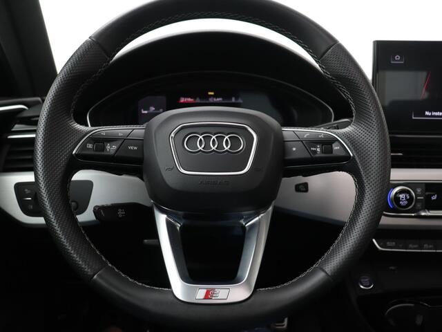 Audi A4 Limousine 40 TFSI S edition | 204 PK | Volledig digitaal instrumentenpaneel | Schuif / kanteldak | Achteruitrijcamera | LED verlichting | Lichtmetalen velgen 18"| Sportstoelen | Parkeersensoren | Navigatie | Half lederen bekleding |