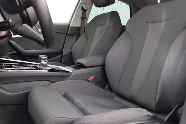 Audi A4 Limousine 40 TFSI Advanced Edition 204pk | Camera | Carplay