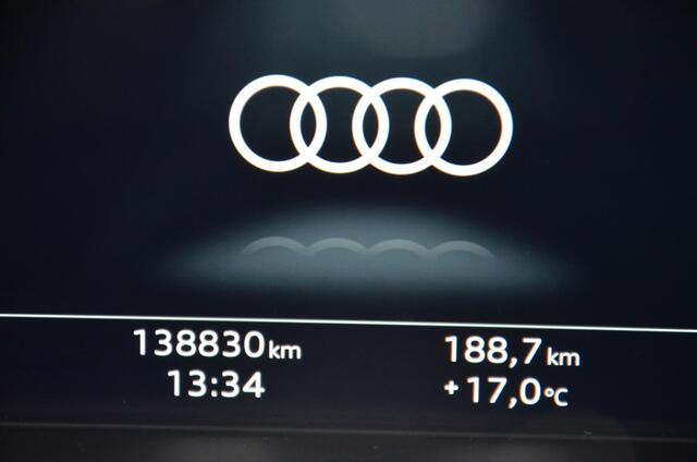 Audi A4 Avant 35 TFSI Launch edition Sport Automaat/Groot-Navi/Virtual-Dashbord/Navi/Cr-Controle/Ecc/Pdc/19-Inch Lmv/Privacy-Glass/Wegklapbare trekhaak