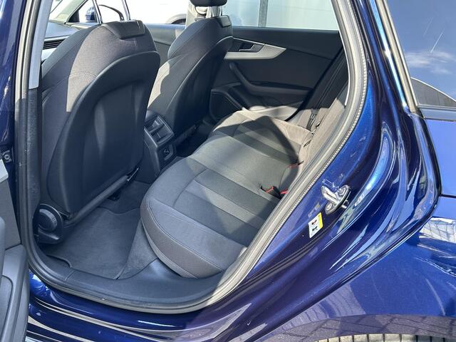 Audi A4 Limousine 35 TFSI S edition | Camera | B&O Audio | Stuur+Stoel verwarming| Elektrisch Schuif/Kantel-Dak | Climate Control |