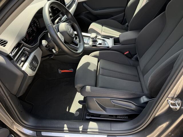 Audi A4 Avant 35 TFSI Business Edition / Automaat / Afn. Trekhaak (1.500KG) / Carplay / Camera /