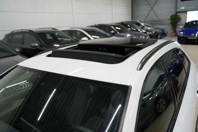 Audi A4 Avant 40 TFSI quattro S edition * Pano - Trekhaak - Virtual - ACC - Blind Spot - Matrix - Camera - App *