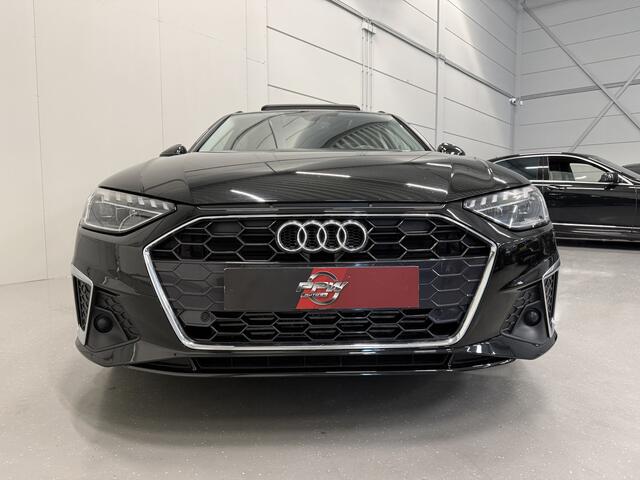 Audi A4 Avant 40 TFSI 204PK S-Line Facelift PANO/TREKHAAK/ACC/MATRIX/20"AUDI-SPORT/STOEL+STUURVERW/PRIVACY/DYNAMIC-LED/SPORT-PAKKET/MYTHOSSCHWARZ/VOLLEDIG AUDI DEALER HISTORIE, NET OH BEURT GEHAD