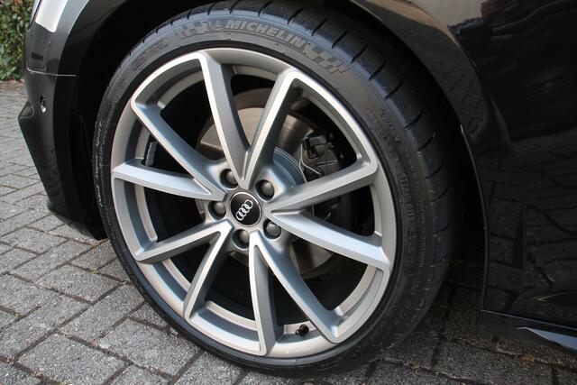 Audi A4 Avant 2.0 TFSI Sport S line Black Edition Pano Head up Trekhaak