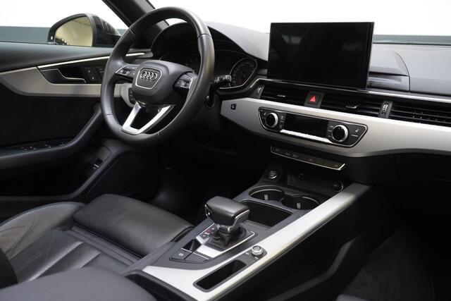 Audi A4 Avant 40 TFSI S edition Competition | Zwart optiek | Panoramadak | Trekhaak | Adaptive | Carplay | Camera | Leder | Sportstoelen