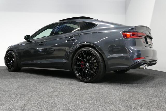 Audi A5 Sportback 3.0 TFSI S5 quattro / Panoramadak / Carbon interieur delen / Elektr. verstelbare voorstoelen + massage / RS Sportstoelen / Sport uitlaat / 20'' LMV / Matrix LED koplampen / Stoelverwarming / Audi Sound System / Dynamische achterlichten / Cruise 