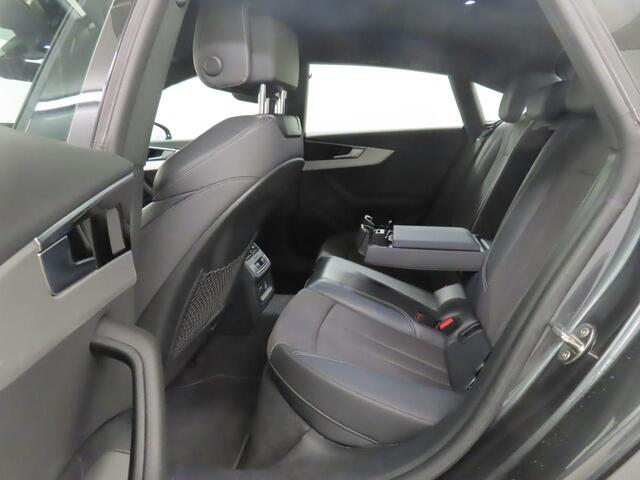 Audi A5 Sportback 35 TFSI S Edition (150 PK) 2e-Eig. & Keurig-Onderh. BOVAG-Garantie. NL-Auto. S-Line, Navigatie, Cruisecontrol, Parkeersensoren, Elek.-Achterklep, DAB, Lm-Velgen-18Inch, Privacy-Glas