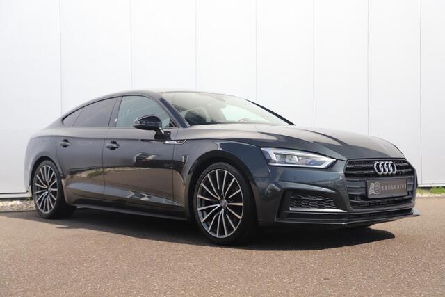 Audi A5 Sportback 35 TFSI Sport S-line black edition Trekhaak Virtual Cockpit LED Matrix Navigatie Half Leder Stoelverwarming Sfeerverlichting 19 inch LMV NAP Dealer Onderhouden!