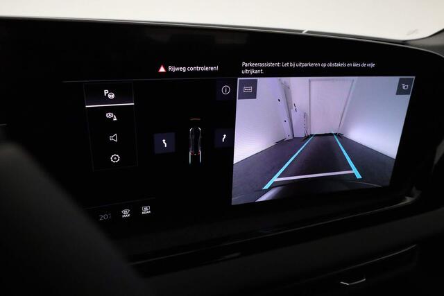 Audi A5 Limousine 35 TFSI 150 PK Advanced edition | Stoelen voor, elekt. verstelb. | Standaardst zwart leder-kunstl | Ambiente lichtpakket plus