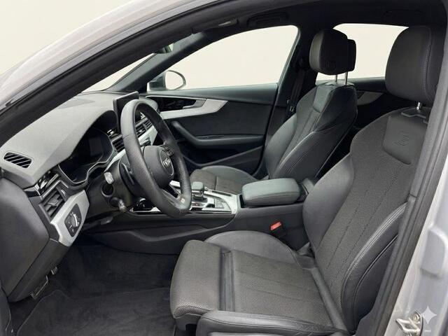 Audi A5 Sportback 35 TFSI S edition Competition 150pk | Navigatie | Adaptieve cruise controle | Parkeercamera | 19 inch Lichtmetalen velgen