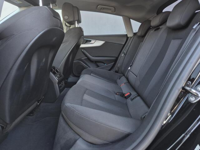 Audi A5 Sportback 40 TFSI Launch edition Sport Automaat / Facelift / Assitentie pakket Rijden / Assistentie pakket Parking / Trekgewicht 1500 kg / Elektrische achterklep / Stoelen met massage functie / Stoelverwarming / Adaptief cruise control / Achteruitrijcamer