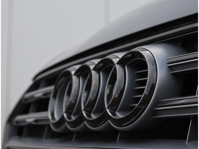 Audi A5 Sportback 35 TFSI S-line Black | Camera | 19" | LED | Stoelverwarming