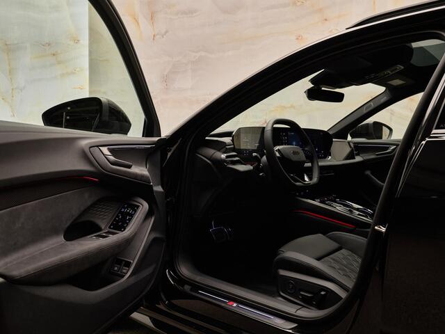 Audi A5 Avant E-Hybrid Quattro S Edition Competition, pano, tr.haak, 20", B&O, OLED, matrix-LED, memory, massage, privacy, NP96k