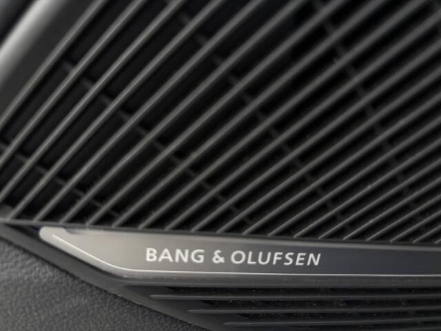 Audi A5 Cabriolet 40 TFSI S-line B&O 360 RS stoelen