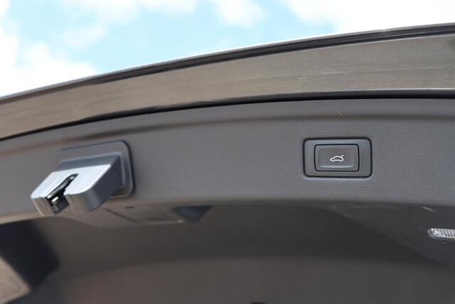 Audi A5 Sportback 35 TFSI S edition Competition 150pk | Camera | Stoelverwarming