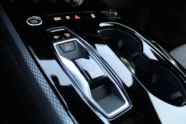 Audi A5 Limousine 2.0 e-hybrid quattro S edition | Trekhaak | Origineel NL | Stoelverwarming | Elek. achterklep |