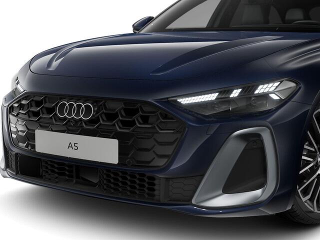 Audi A5 Avant S edition (B10) e-hybrid 220 kW / 299 PK Avant 7 | Trekhaak | Ambiente lichtpakket pro | Privacy glas | Stoelen voor, elekt. verstelb. | Techniek pakket plus | Trekhaak, elektr. wegklapbaar | Voorventilatie comfort