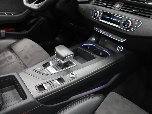 Audi A5 Cabriolet 40 TFSI Launch edition Sport S-Line Matrix Nekverwarming Trekhaak 3-Zone airco Digitaal Camera ACC Navigatie Automaat Alcantara Massagestoelen App connect 19 inch Sportvelgen Navarrablauw metallic Nieuwstaat