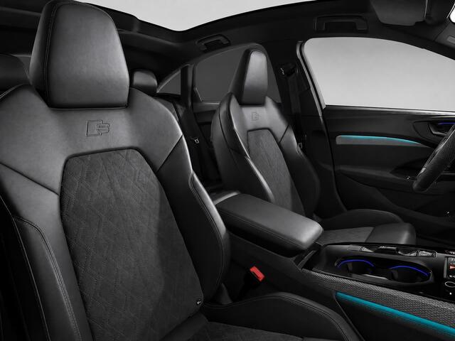 Audi A5 2.0 e-hybrid quattro S edition 299 PK · Tech pro · Glazen panoramadak · MMI experience pro met premium 3D