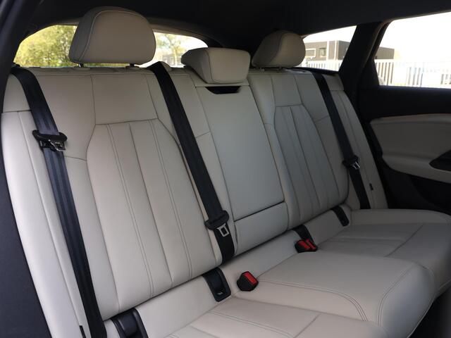 Audi A6 Avant e-tron S edition 83 kWh | Tech plus pakket | Afgevlakt stuur | Privacy glas | Matrix LED | Lederen bekleding |
