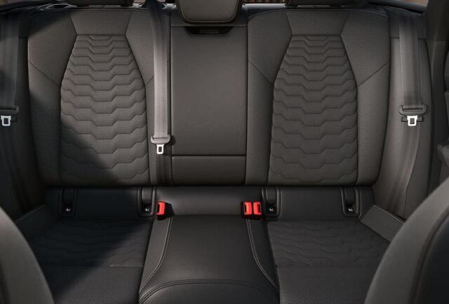 Audi A6 Avant e-tron S edition 83 kWh | 21 inch LM velgen | Sportstoelen | Navigatie | trekhaak | Comfortsleutel |