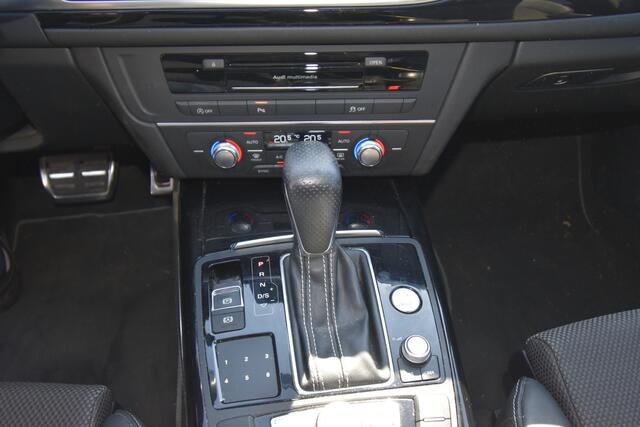 Audi A6 Avant 1.8 TFSI ultra S line Edition , PANORAMADAK , XENON , ZWARTE HEMEL , LMV20 , PDC V+A ,