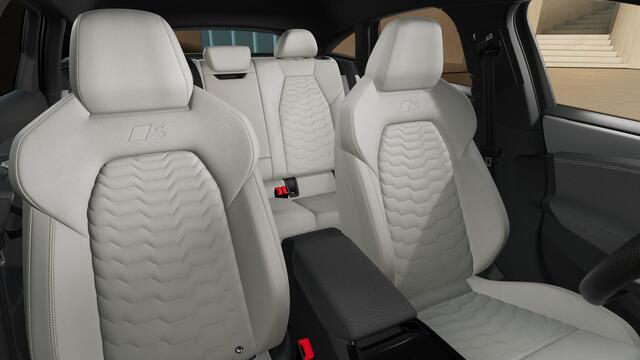 Audi A6 Sportback e-tron S edition 83 kWh adaptive luchtvering, adaptive cruisecontrol, oled achterlichten, omgevingscamera's, privacy glass, LM velgen 21", winterpakket