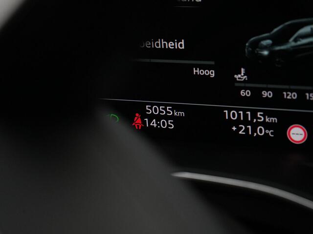 Audi A6 Avant S edition 50 TFSI e 299 pk S-tronic quattro | Panoramadak | Trekhaak | Stoelverwarming | Standkachel | Side Assist | Adaptive Cruise | 20 inch