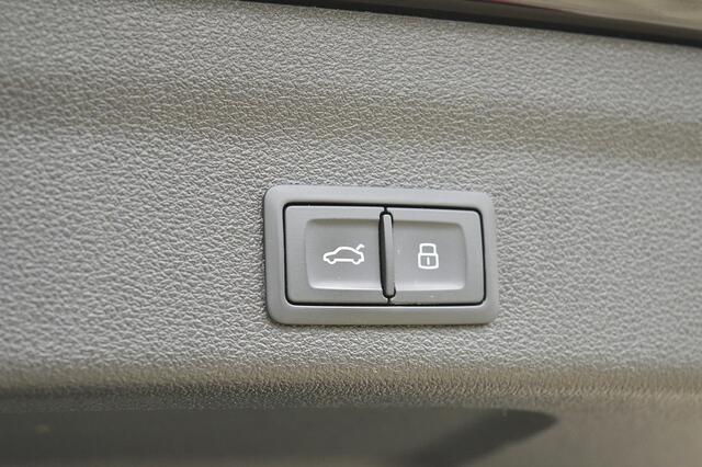 Audi A6 Avant 55 TFSI e quattro Competition Rijklaarprijs-Garantie leder soft-close Panoramadak