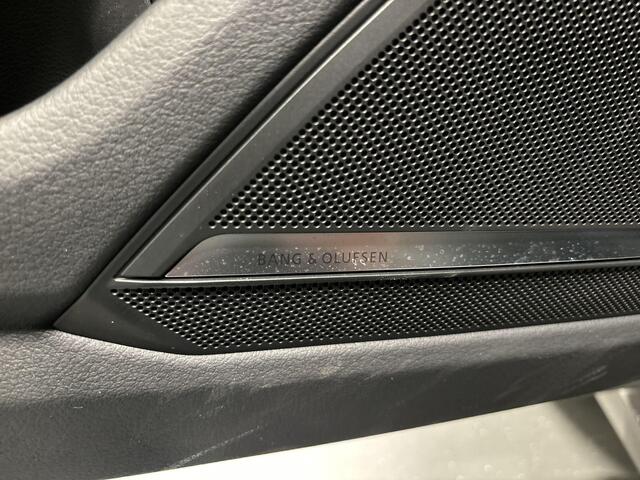 Audi A6 Avant 40 TFSI 204pk S-tronic S edition Competition · Camera · Apple/Android Car Play · Bang & Olufsen · Elek. Voorstoelen · Stoelverwarming · Zwart Optiek · 19'' Inch · Garantie t/m 27-02-2028 of 100.000km