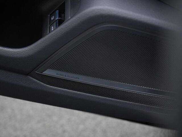 Audi A6 Avant 50 TFSI e 299 pk S-tronic quattro S-Line | Panoramadak | Trekhaak | Valcona leder | Geheugenstoel | 360 camera | Bang & Olufsen