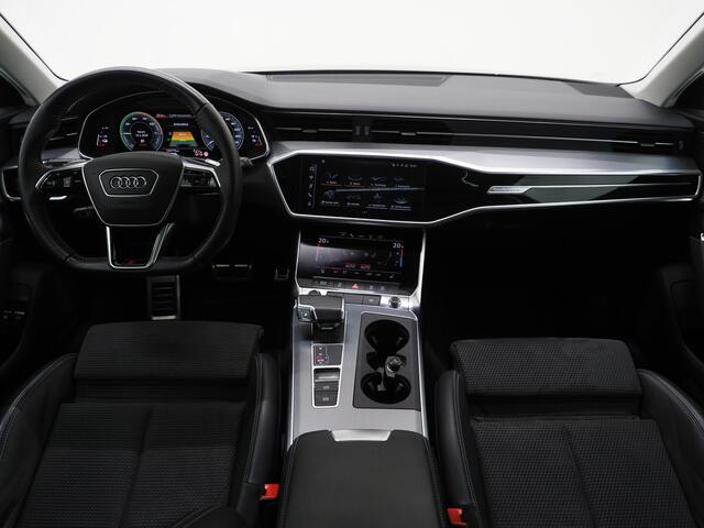 Audi A6 Avant 55 TFSI e quattro Competition Full Black | Panoramadak | Trekhaak | HUD | Adaptive Cruise | Camera | Carplay