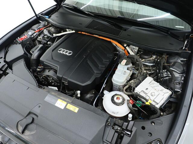 Audi A6 Avant 55 TFSI e quattro Competition Full Black | Panoramadak | B&O Audio | Camera | Keyless | Adaptive Cruise | Sfeerlicht | Carplay