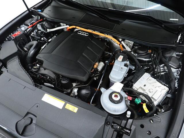 Audi A6 Avant 55 TFSI e quattro Competition Full Black | Panoramadak | Massage | Leder | 360 | Keyless | Adaptive Cruise | Sfeerlicht | Carplay