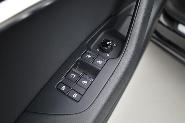 Audi A6 Avant 40 TDI quattro S line | Dig. Cockpit | Standkachel | Elek. Trekhaak | Adapt. Cruise | 360cam | Apple CarPlay & Android Auto