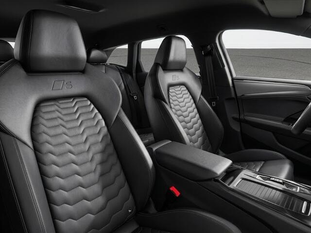 Audi A6 Sportback e-tron S edition e-tron 83 kWh 286 pk | Techniekpakket plus | Sportstoelen leder | Winterpakket | Trekhaak |
