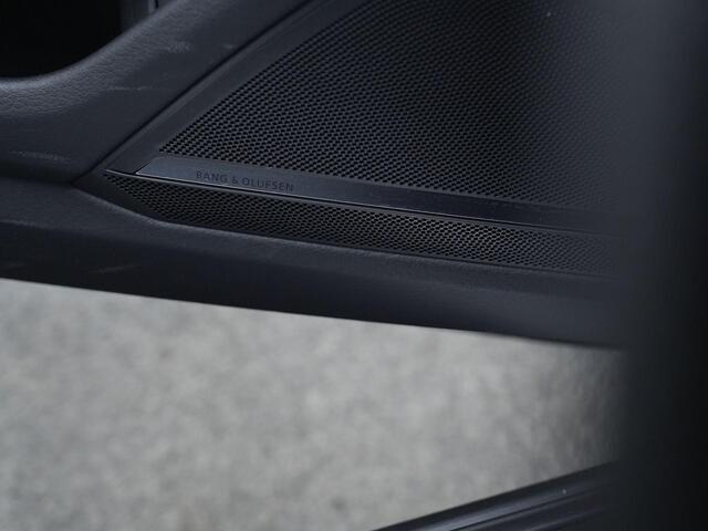 Audi A6 Avant 55 TFSI e Quattro S edition Competition / S-Line | Panoramadak | Trekhaak | Valcona leder | Geheugenstoel | HD-Matrix LED | Head-up display | Bang & Olufsen | 360 Camera
