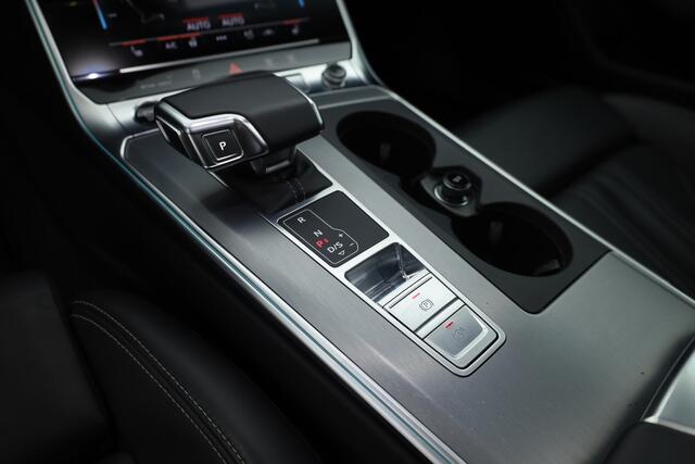 Audi A6 Avant 55 TFSI e quattro Competition S-Line | Rijklaar! | S/K-Dak | Elek. Trekhaak | Memory+Leder | HUD | Stoel-Stuurverw. | Dodehoek | Sfeerverl. | Elek. Klep | Matrix | 20'' | Dig. Cockpit | Driveselect V