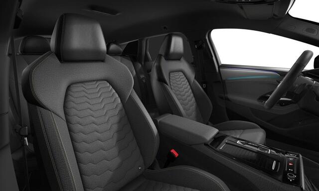 Audi A6 Avant e-tron S edition 83 kWh | Luchtvering | Bang & Olufsen | Trekhaak | Head-up display | 360 camera | Softclose portieren | Parkeerassistent Plus | Display passagierszijde |