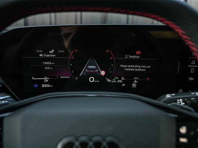Audi A6 Avant 3.0 TFSI 368PK Quattro S-Edition Panoramadak | Luchtvering | Head-up display | 6-cilinder | Stoelgeheugen | 4-Wiel besturing | Tech Pro | Adaptive cruise control | B&O audio | S-stoelen | Ambiance verlichting | Carbon inleg | Styling kit | 4-Zone climate