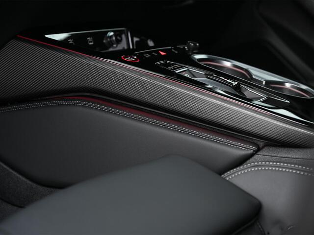 Audi A6 Avant 2.0 e-hybrid quattro S edition Competition | Panoramadak | B&O | Stoelventilatie en Massage | 360 Camera | Luchtvering | Ambiance Interieur | Achterasbesturing | Carbon Inleg | Head-Up | S-Seats | Passagiers Display |
