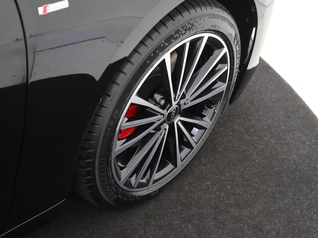 Audi A6 Avant e-tron S edition 83 kWh | Bang en Olufsen soundsysteem | Leder/dynamica bekleding | Privacy glass | 360 graden camera |