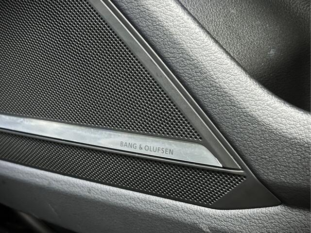 Audi A6 Avant 55 TFSI e Quattro Competition S-Line | #RS-Stoelen | Panorama | Soft-Close | 360 Camera | B&O Sound | ACC | Keyless-Entry | 4-Zone Clima | Trekhaak | Matrix-LED | Leder-Pakket | Sfeerverlichting | 20'' | Memory | Stuurverwarming | Carplay |