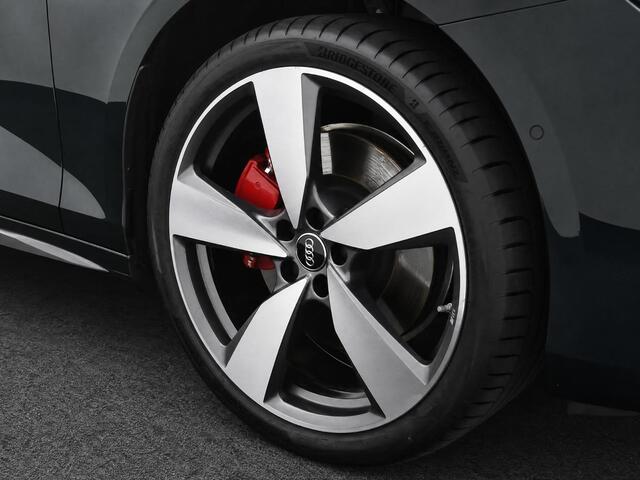 Audi A6 Avant 2.0 367pk e-hybrid Quattro S edition Competition · Glazendak · Luchtvering · B&O Audio · Wegklapbare Trekhaak · Elek. Stuur · Elek. Voorstoel · 21'' Inch · Garantie t/m 07-12-2030 of 100.000km