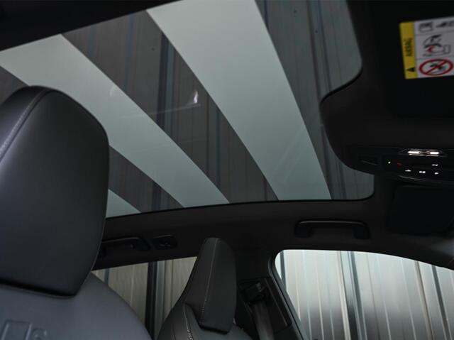 Audi A6 Avant 2.0 e-hybrid quattro S edition Competition | 367pk | Panoramadak | Achterasbesturing | 360 Camera | Memory Seat | Adaptive Cruise | Ambiance Interieur | Trekhaak | Passagiers Display |