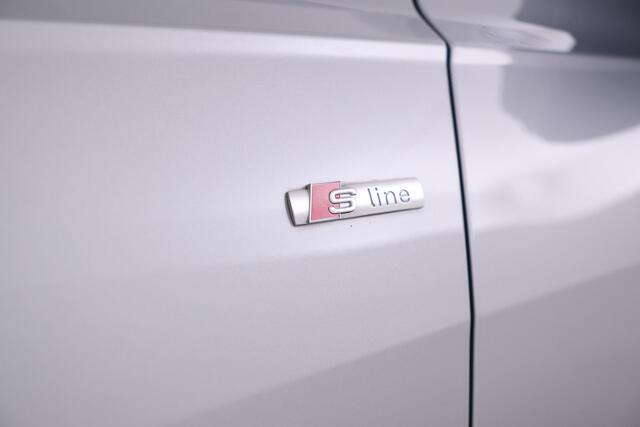 Audi A6 Avant 55 TFSI e quattro Competition S-line 262pk, zwarte hemel s-line stuur climate,